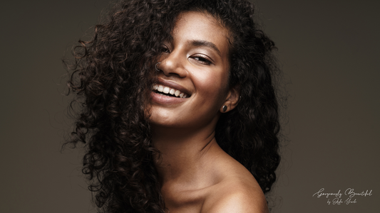 The Sculpted Curl Look: Soft Hold, Big Impact