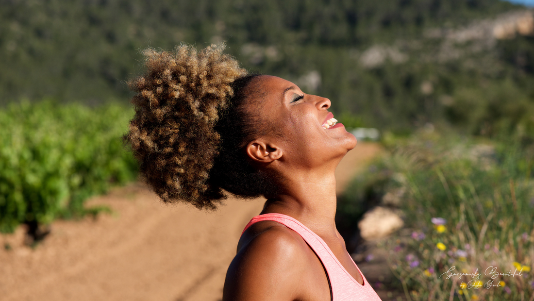 Managing Humidity: How to Keep Your Curls Frizz-Free All Day